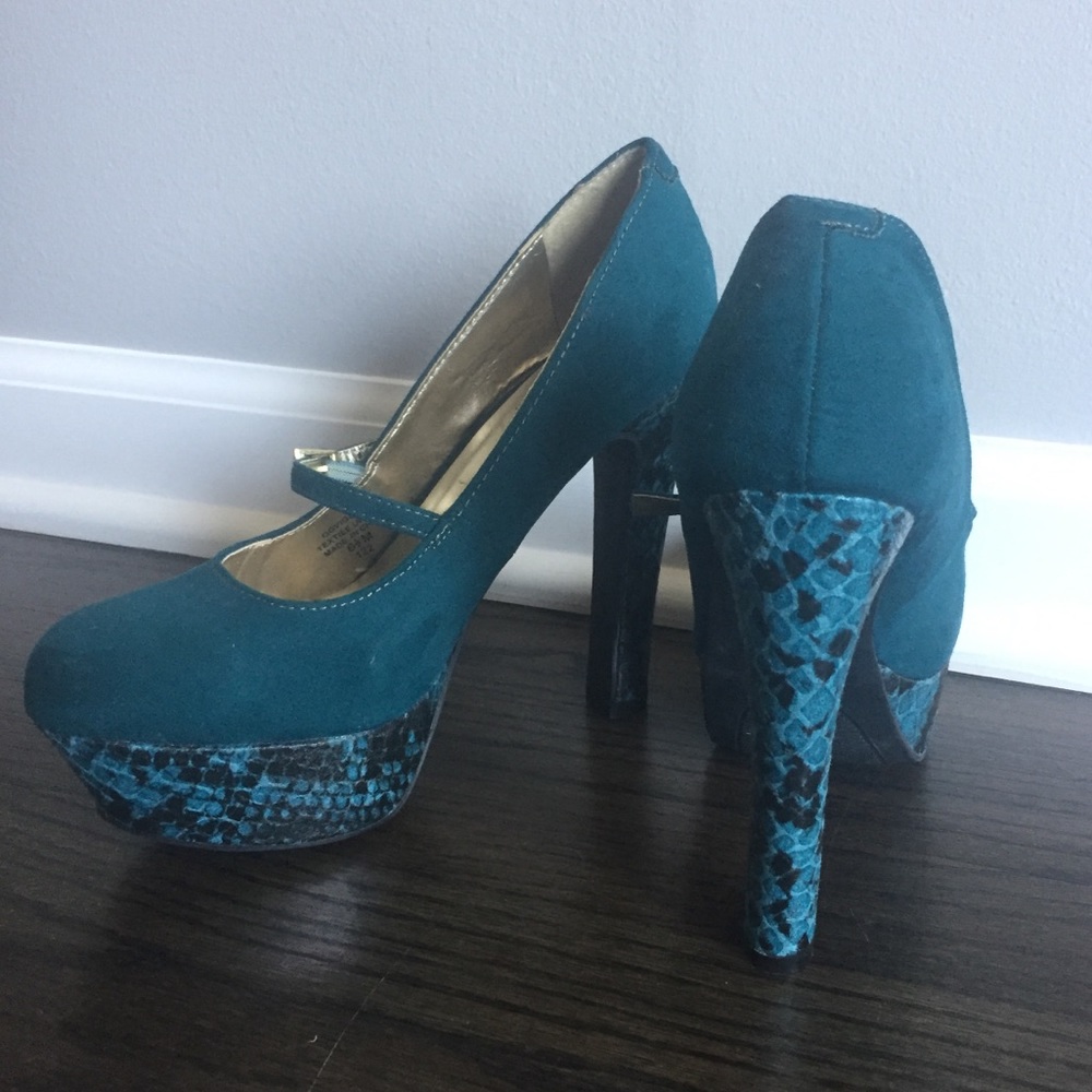 Guess Teal & Snake Print Heels